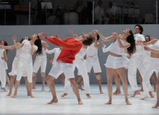 Le grand jeu d’Alexander Ekman enregistré à l’Opéra Garnier, est à (re)découvrir : à vos marques !