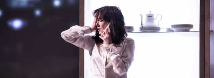 Isabelle Adjani dans “Opening Night “ : l’insaisissable mystère d’une actrice fascinante