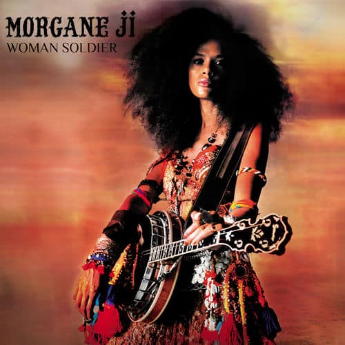 La chanteuse Morgane Ji fait preuve d’une énergie débordante et communicative sur son album Woman Soldier (Aztec Musique/ Pias/ RFI Talent)