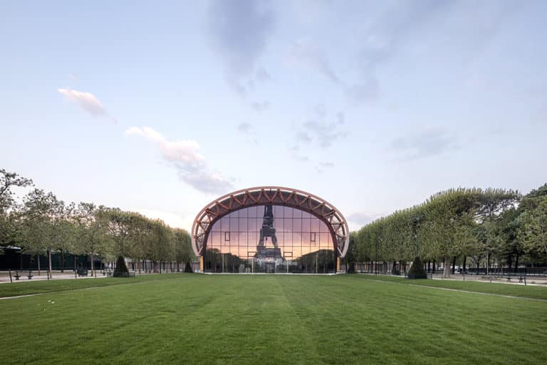Le Grand Palais Ephémère ouvre enfin ses portes face à la Tour Eiffel