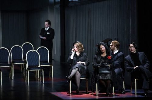 Une famille intranquille selon Krzysztof Warlikowski, à l’opéra Garnier