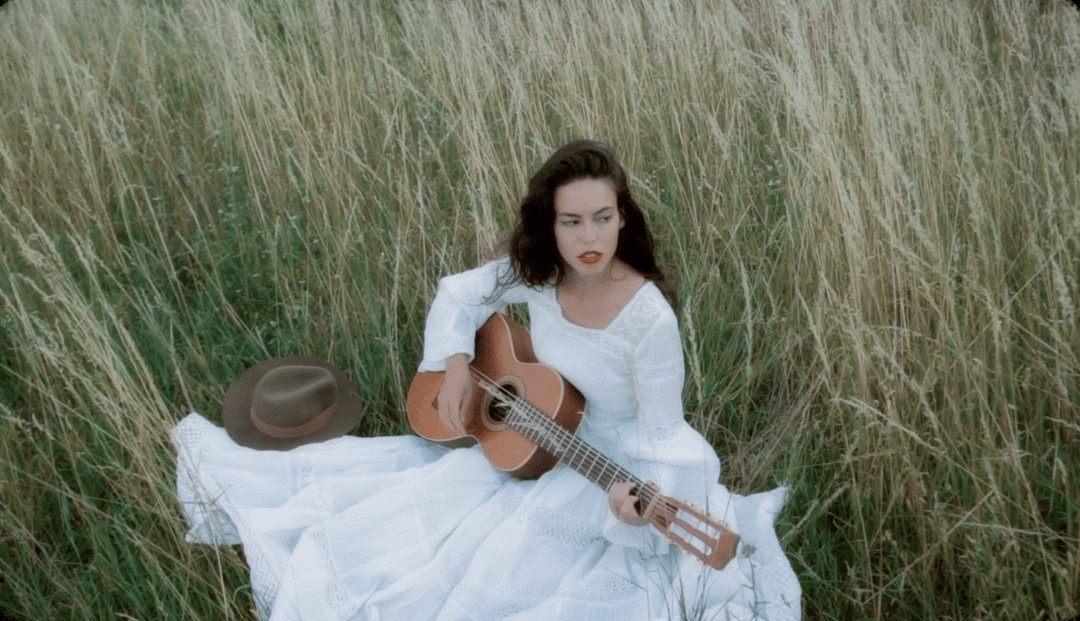 Emmylou, envoutante reprise du groupe suédois First Aid Kit par Romy