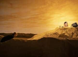 "Oh les beaux jours" – élégie pour une femme qui parle encore dans la lumière