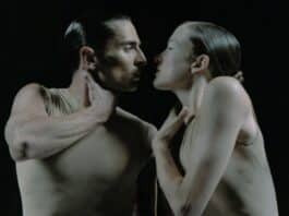 Rester debout : l’art discret de Sharon Eyal