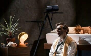 Au Théâtre des Champs-Elysées, une “Damnation de Faust” en demi-teinte