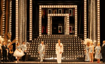 Laurent Lafitte dans « La Cage aux folles » au Châtelet : la consécration d’un artiste total