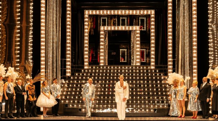 Laurent Lafitte dans « La Cage aux folles » au Châtelet : la consécration d’un artiste total