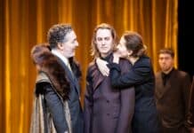 Ivo Van Hove dissèque Hamlet jusqu’au vertige