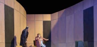 « Dans le couloir » : rester là, parler, pour ne pas tomber, pas encore