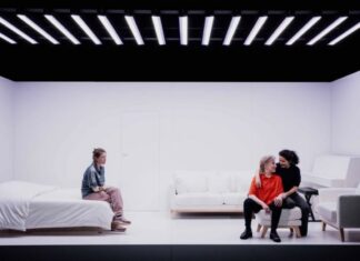 A notre place : une chambre d’échos en résonance sensible et incertaine