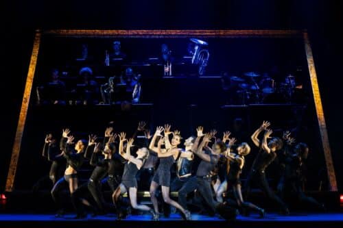 Chicago le musical : quand l’orchestre mène le jeu au Casino de Paris