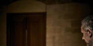 Des vies à contre-jour du silence