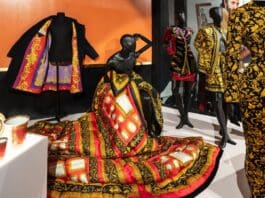 Gianni Versace Rétrospective : la mode comme territoire fusionnel
