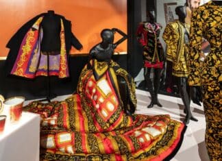 Gianni Versace Rétrospective : la mode comme territoire fusionnel