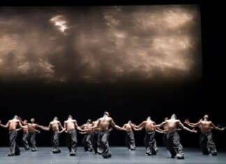 "Vibrations" : l'art de faire monde à l'opéra Garnier