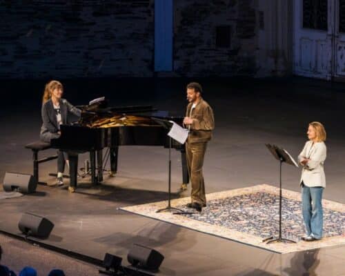 « 8 soirs par semaine » : la fragile obstination du théâtre