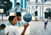 Alex Webb : la jeunesse en pleine lumière