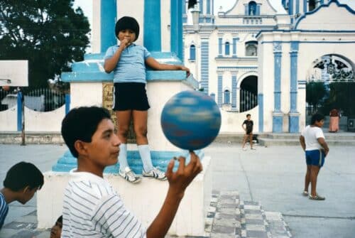 Alex Webb : la jeunesse en pleine lumière