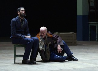 Ivanov ou la perdition d’un homme dans une mise en scène captivante de Luc Bondy, à Paris Ivanov d’Anton Tchekhov : une figure noire et radicale