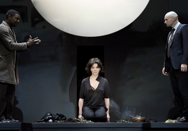 « Antigone » de Sophocle, mise en scène de Ivo van Hove, à Paris