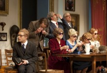 Das Weisse vom Ei (Une île flottante) d’après Eugène Labiche, mise en scène de Christoph Marthaler, à Paris