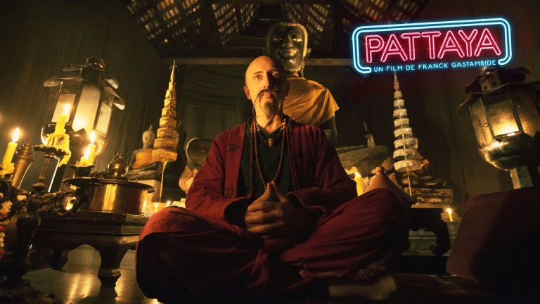 Pattaya, un premier teaser avec Gad Elmaleh en moine shaolin déjanté
