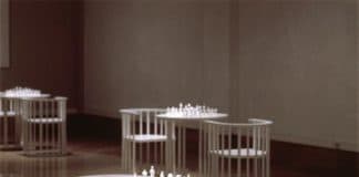 Vue de la rétrospective YOKO ONO Lumière de L’aube au MAC Lyon (09 mars – 10 juillet 2016). Détail. Œuvre : Play it by Trust. Courtesy Yoko Ono -