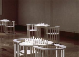 Vue de la rétrospective YOKO ONO Lumière de L’aube au MAC Lyon (09 mars – 10 juillet 2016). Détail. Œuvre : Play it by Trust. Courtesy Yoko Ono -