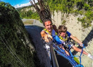 saut à l'eslastique